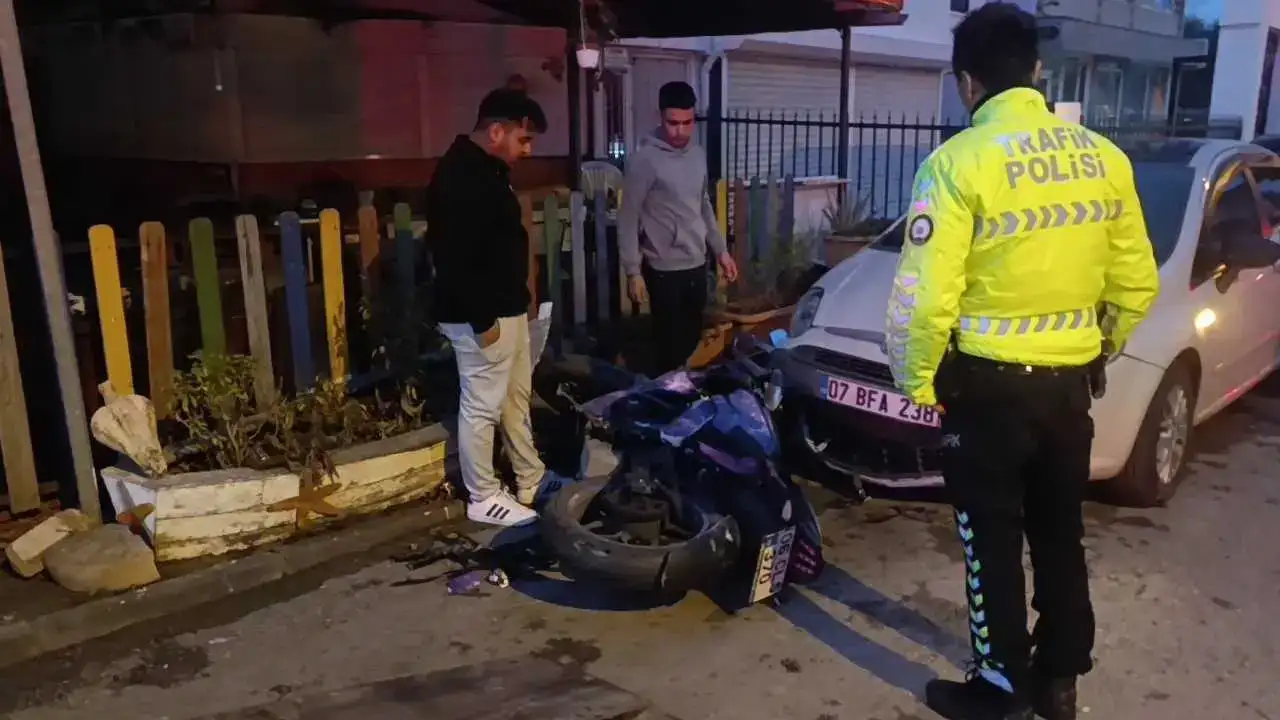 Manavgat’ta Motosiklettekiler Metrelerce Havaya Uçtu! 2